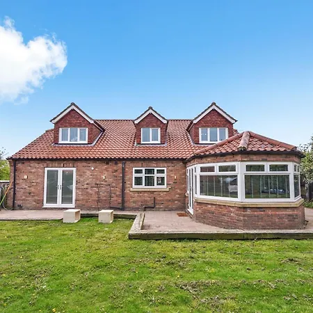 Lux - 7 Bed Villa In Filey With Heated Pool And Sauna Holiday home