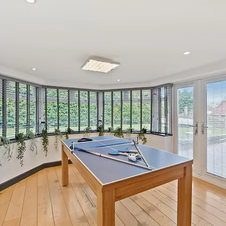 Lux - 7 Bed In Filey With Heated Pool And Sauna